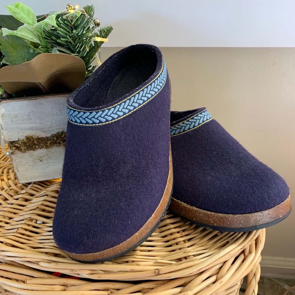 LL BEAN Woman’s wool clogs